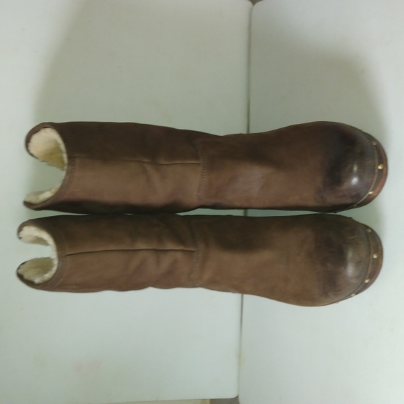 UGG Boots - Picture 3 of 8